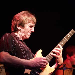 In memoriam: Allan Holdsworth (en John Wetton)