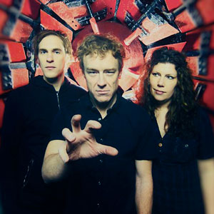 Low: Double Negative in Botanique