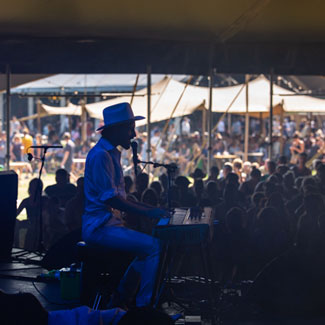 Once in a Blue Moon: in het volle zonlicht